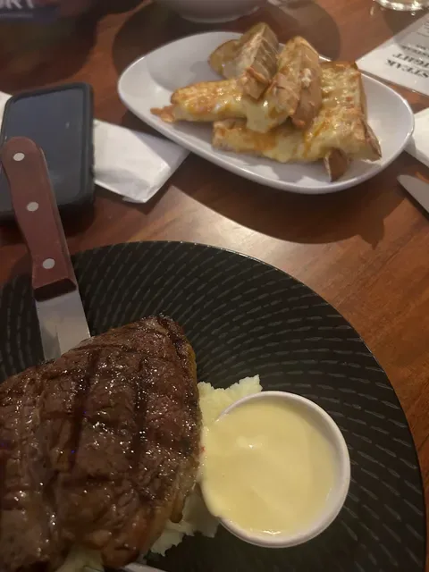The Grove Bar & Grill