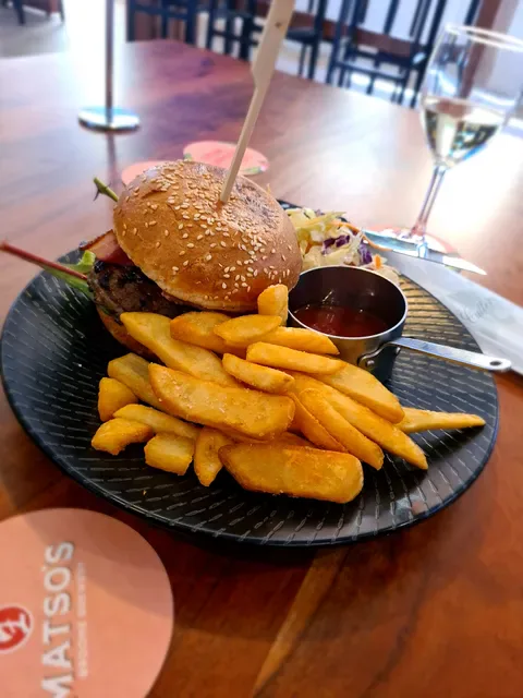 The Grove Bar & Grill
