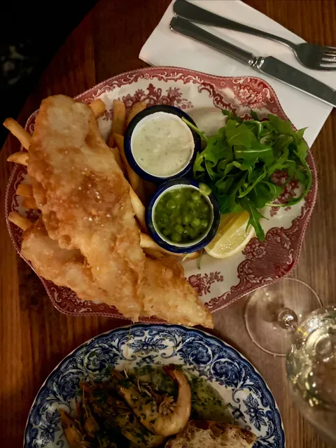 Mayfair Lane Pub & Dining Room