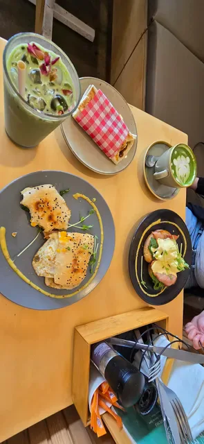 Six Willows Cafe