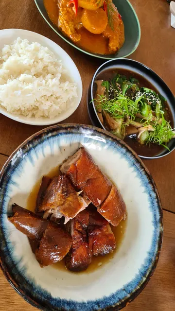 Chow's Table