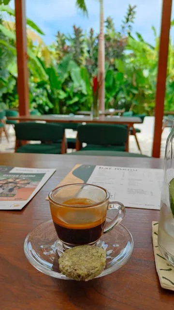 12 Urban Cafe - Breakfast & Dinner | Movie night | Cocktail Bar Canggu