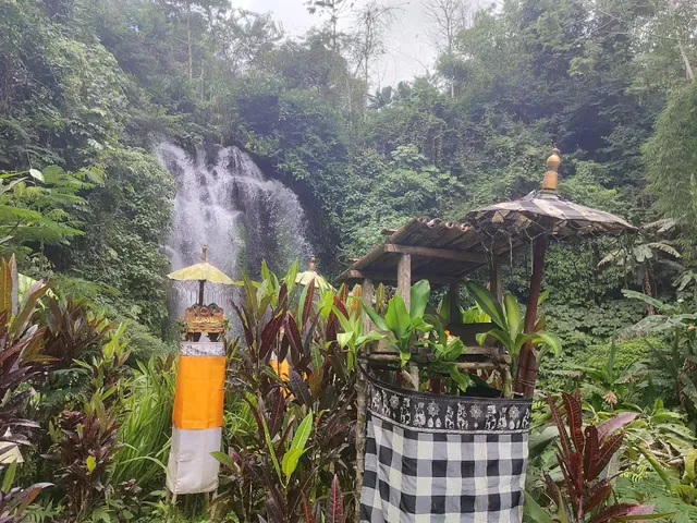 Adila Warung and homestay