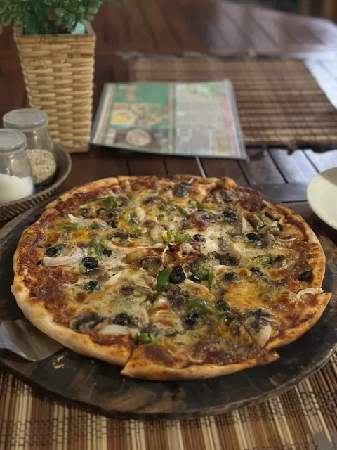 Orlando's Mama Pizza Garden