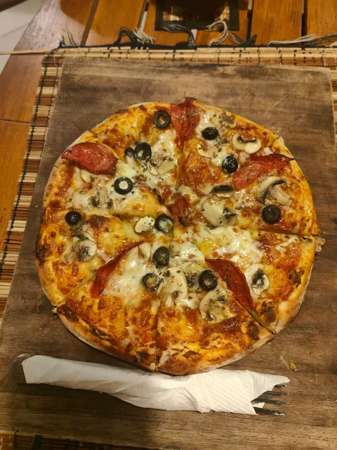 Orlando's Mama Pizza Garden
