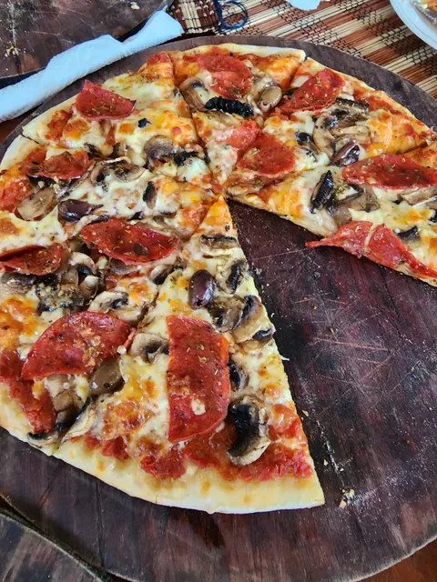 Orlando's Mama Pizza Garden