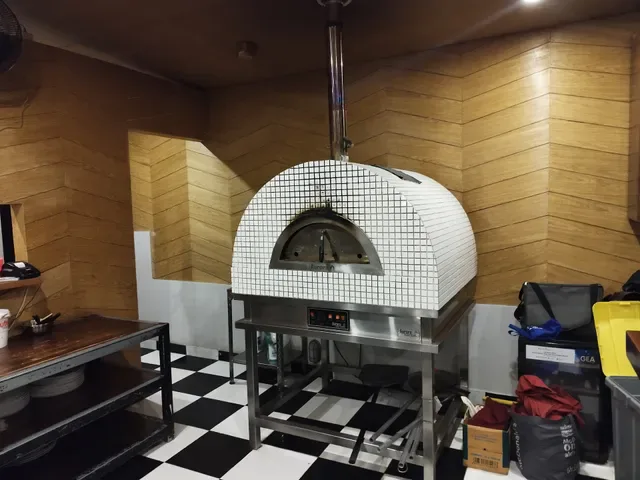 Tanda Pizza Restaurant