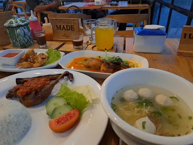 Bli Wayan Cafe & Kitchen