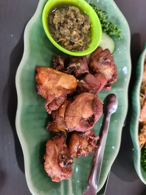 De Danau lake view restaurant