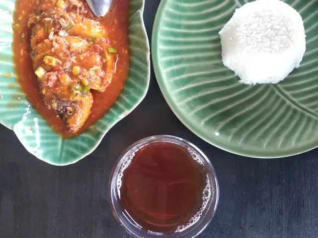 De Danau lake view restaurant