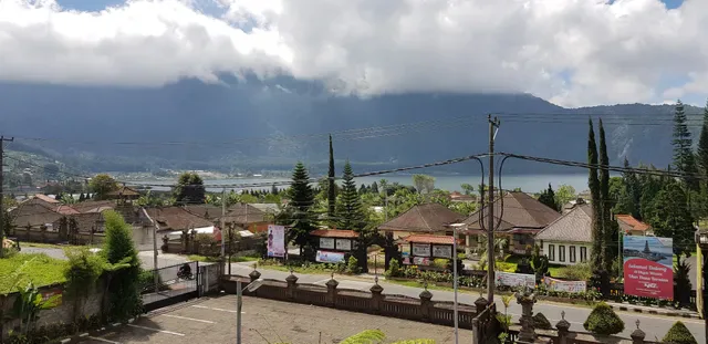 De Danau lake view restaurant