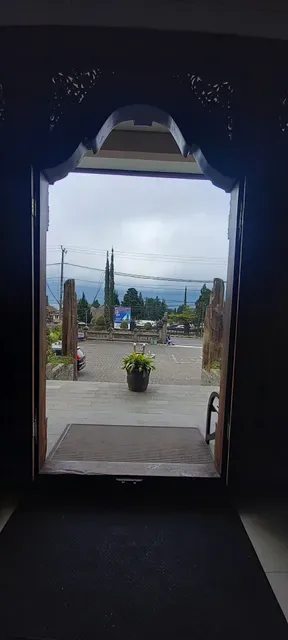 De Danau lake view restaurant