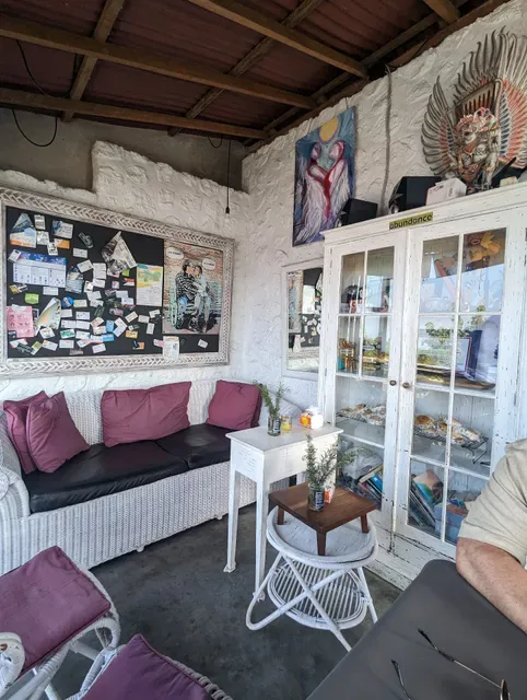 The Lost cafe