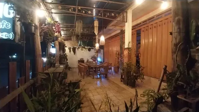 Warung Moglong