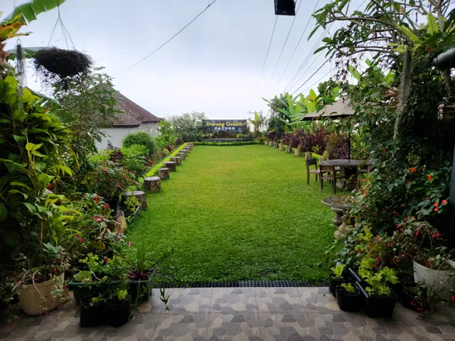 Warung Taman Gemitir