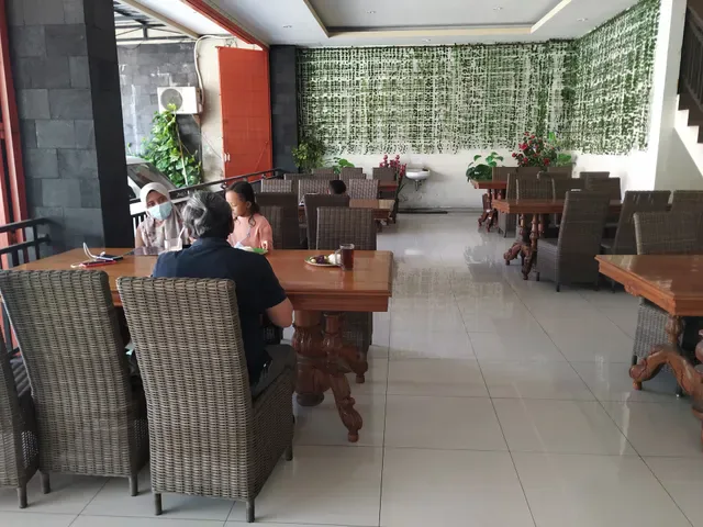 Rumah Makan Mana Lagi