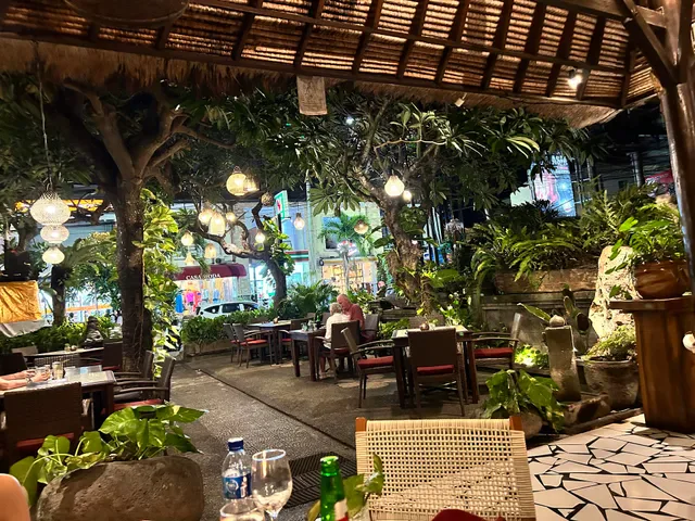 Warung Jepun (Bar and Resto)