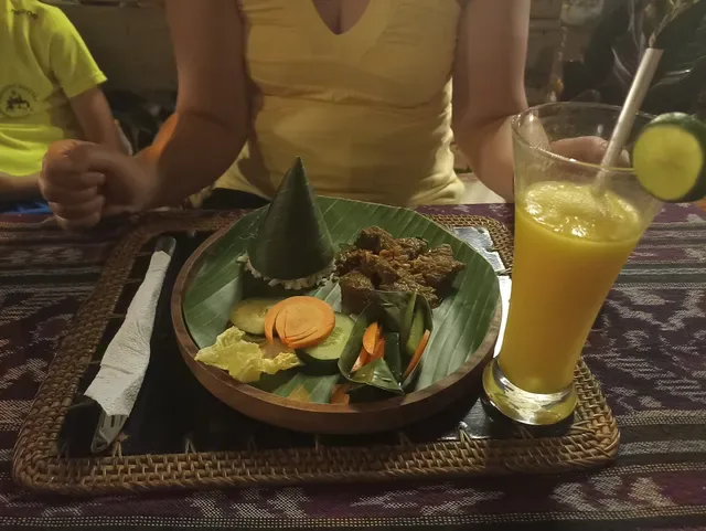Warung Jepun (Bar and Resto)