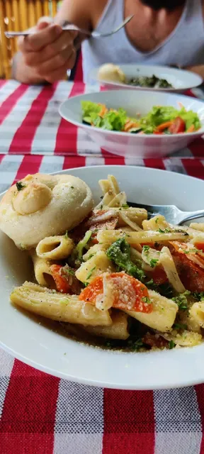 Warung Tomat Pizza and Pasta