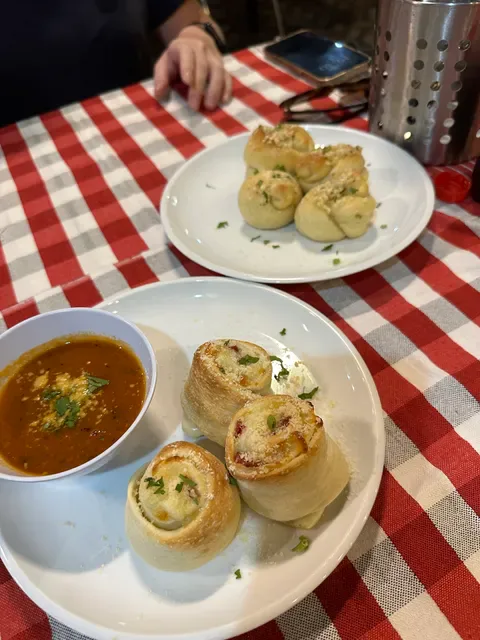 Warung Tomat Pizza and Pasta
