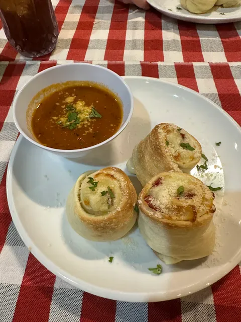 Warung Tomat Pizza and Pasta