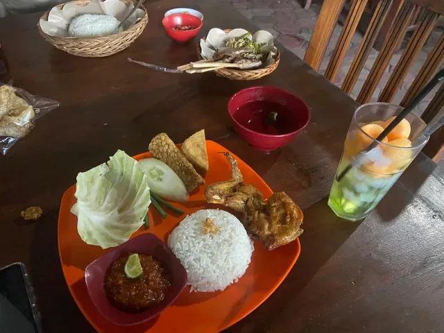 Warung Lesehan Sari Baruna Pasinggahan
