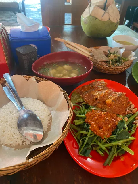 Warung Lesehan Sari Baruna Pasinggahan