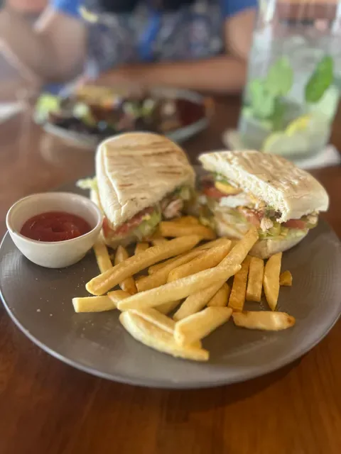 9-11 Cafe
