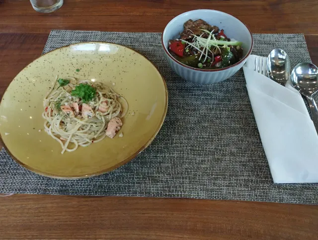 Double Bee Cafe and Resto