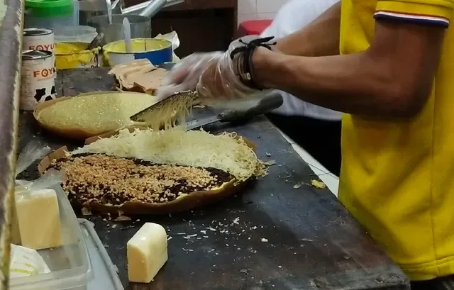 Holand Martabak Terang bulan