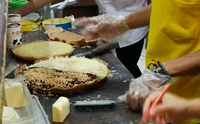 Holand Martabak Terang bulan