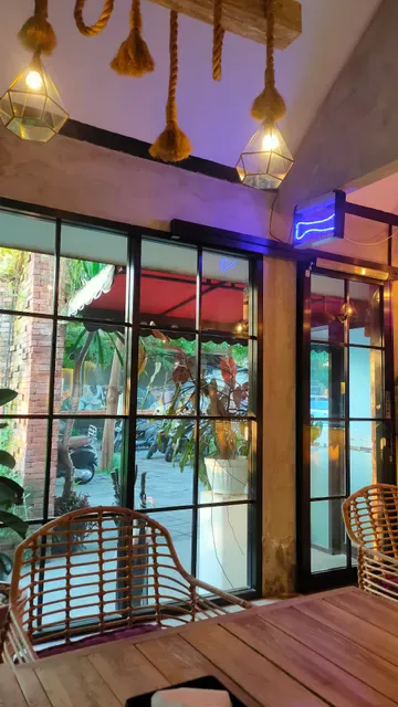 Ming Coffee Eatery and Music