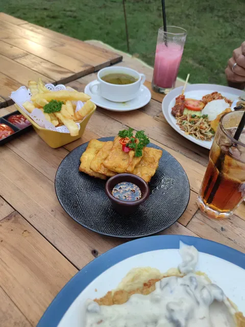 Ming Coffee Eatery and Music