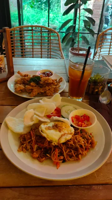 Ming Coffee Eatery and Music