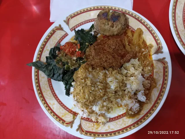 RM. Siang Malam, Masakan Padang