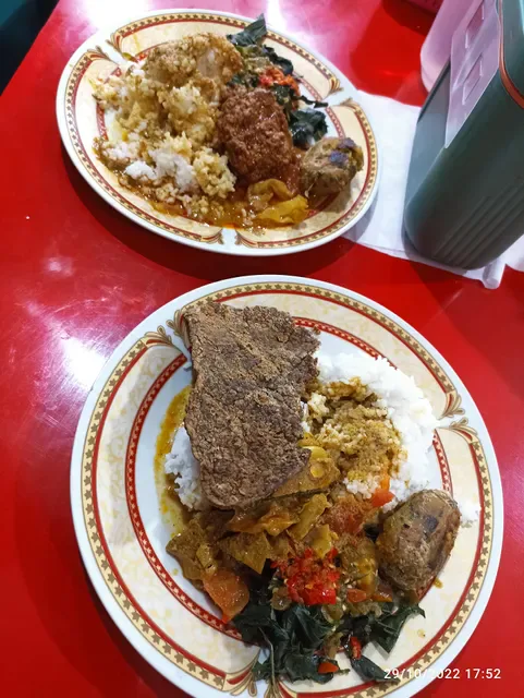 RM. Siang Malam, Masakan Padang