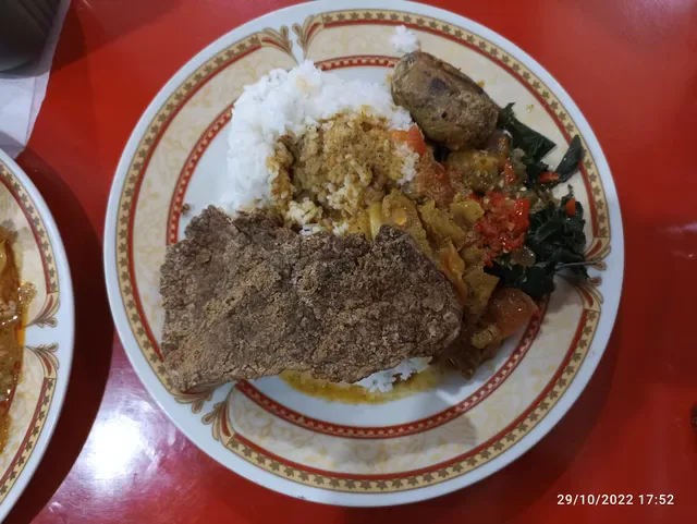 RM. Siang Malam, Masakan Padang