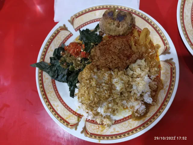 RM. Siang Malam, Masakan Padang