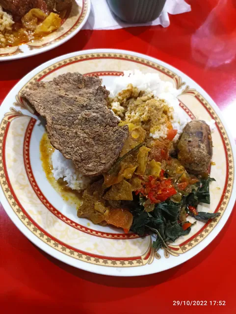 RM. Siang Malam, Masakan Padang