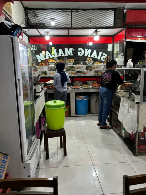 RM. Siang Malam, Masakan Padang