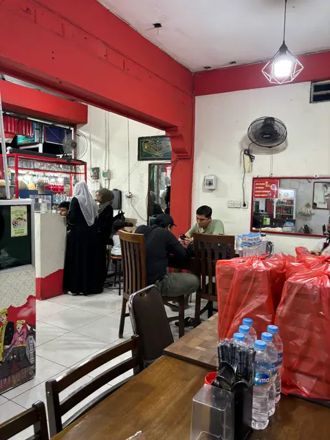 RM. Siang Malam, Masakan Padang