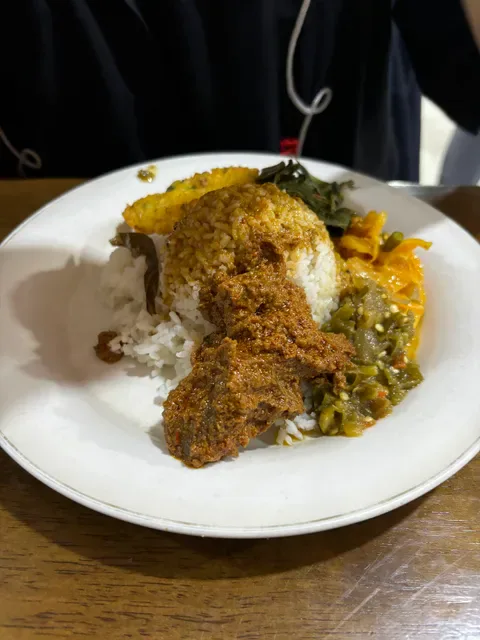 RM. Siang Malam, Masakan Padang