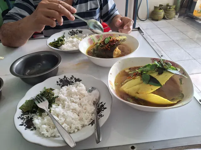 Sup Kepala Ikan Salmon Denpasar