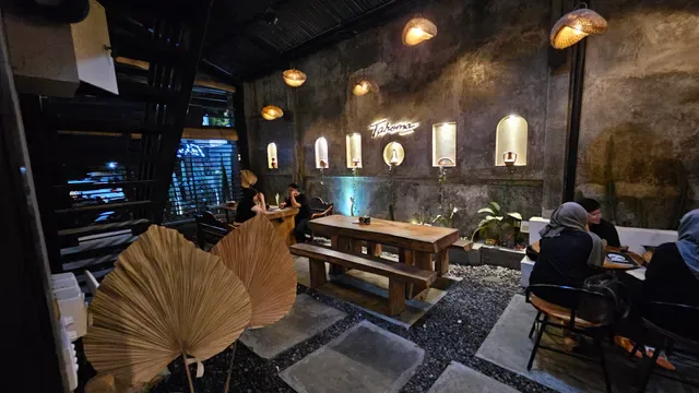 Tahoma Cafe & Eatery