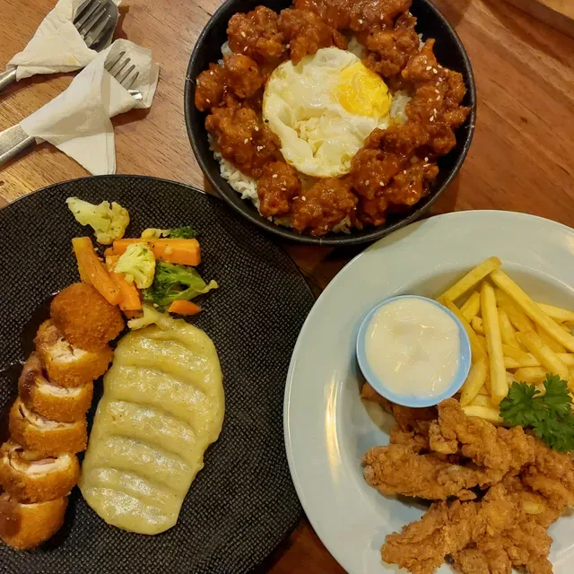 Tahoma Cafe & Eatery