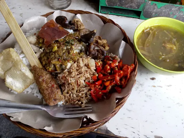 Warung Babi Guling Nyoman Samprig