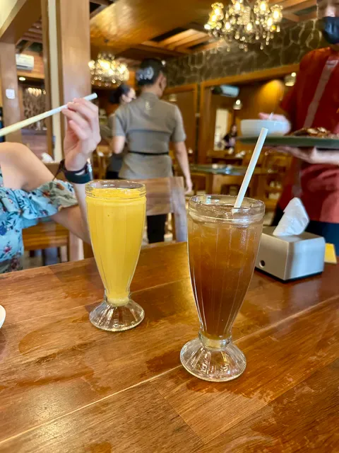 Warung Laota Sunset Road