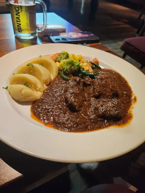 Arena Pub & Restaurant