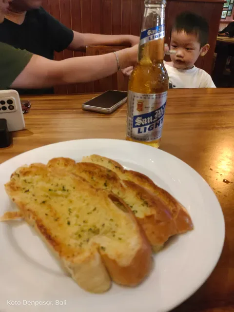 Arena Pub & Restaurant