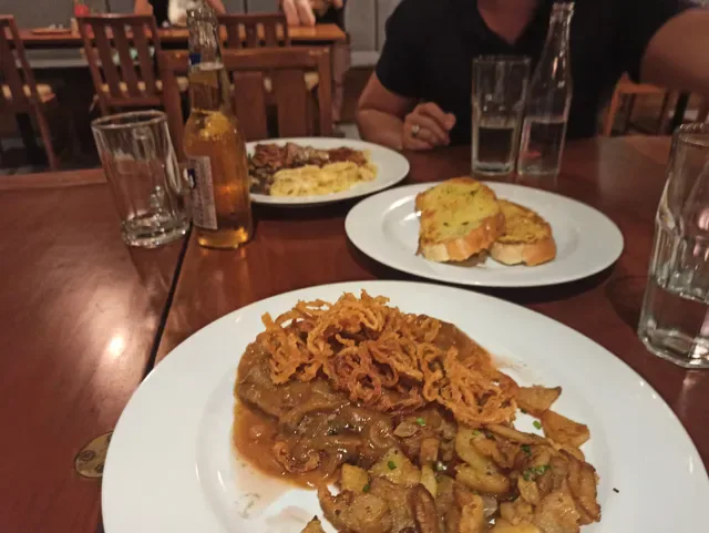 Arena Pub & Restaurant